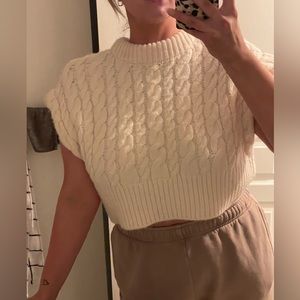 Sleeveless knit sweater